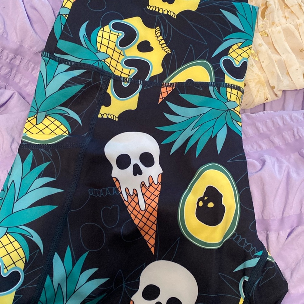 NWOT 5 inch shorts with pockets by Constantly Varied Gear size Large